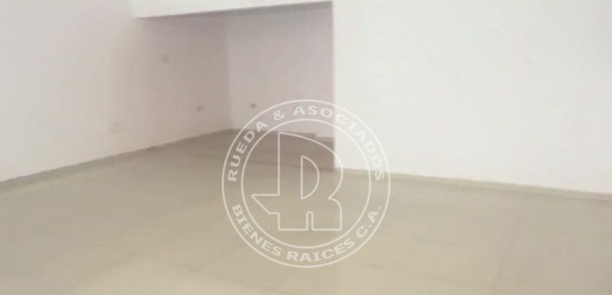 EN ALQUILER LOCAL COMERCIAL EN EL CENTRO COMERCIAL PIE DE MONTE MÉRIDA VENEZUELA