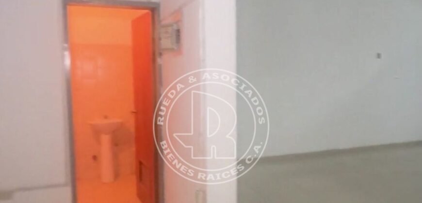 EN ALQUILER LOCAL COMERCIAL EN EL CENTRO COMERCIAL PIE DE MONTE MÉRIDA VENEZUELA