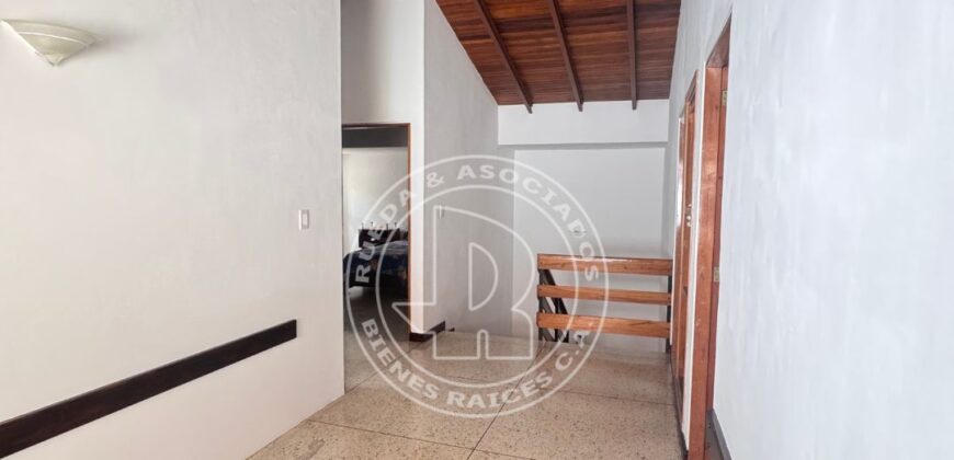 EN ALQUILER CASA DE USO COMERCIAL O RESIDENCIAL AV LAS AMERICAS – MÉRIDA – VE EN ALQUILER CASA DE USO COMERCIAL O RESIDENCIAL AV LAS AMERICAS – MÉRIDA – VE