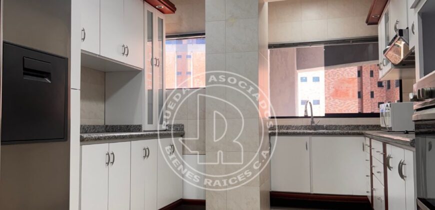 EN ALQUILER APTO EN RESIDENCIAS PUERTA DE HIERRO MÉRIDA – VE