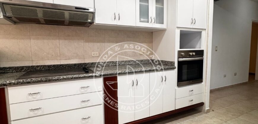 EN ALQUILER APTO EN RESIDENCIAS PUERTA DE HIERRO MÉRIDA – VE