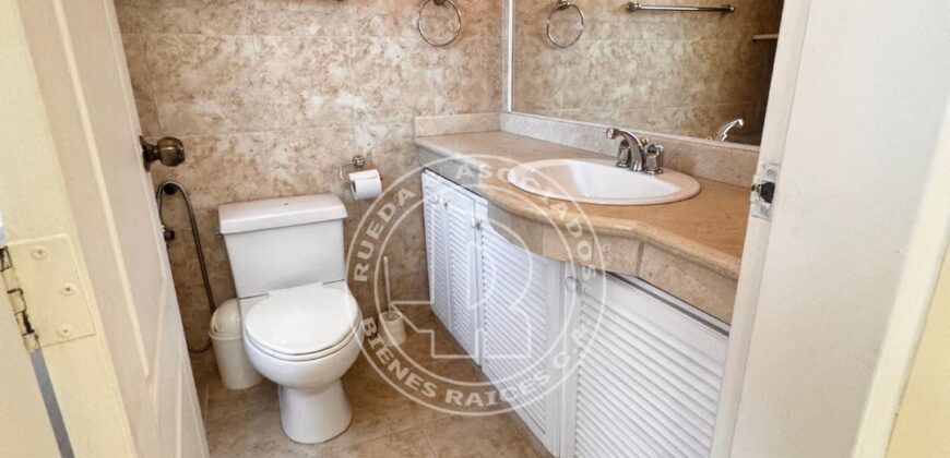 EN ALQUILER APTO EN RESIDENCIAS PUERTA DE HIERRO MÉRIDA – VE