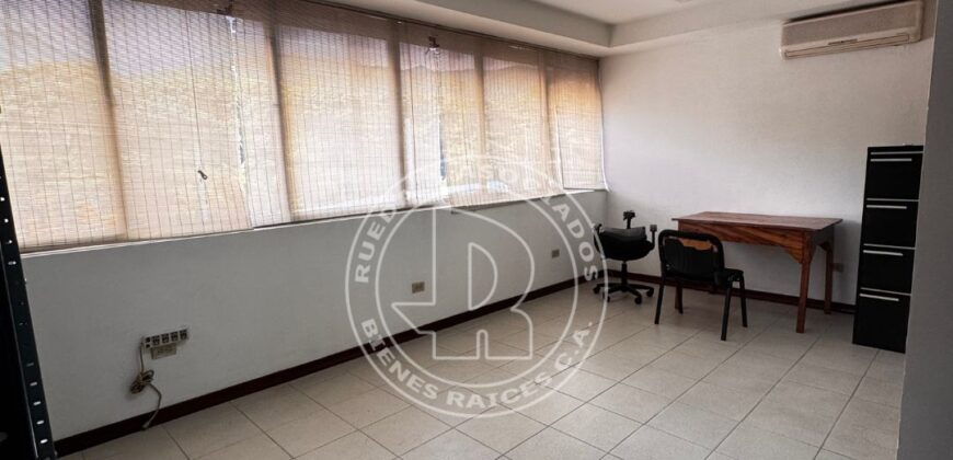 EN ALQUILER OFICINA AMOBLADA EN EL CC LAS TAPIAS MÉRIDA – VENEZUELA EN ALQUILER OFICINA AMOBLADA EN EL CC LAS TAPIAS MÉRIDA – VENEZUELA