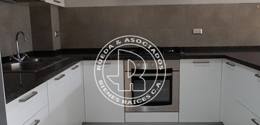 EN VENTA APARTAMENTO E RES CAMINO REAL AV ANDRES BELLOS MÉRIDA -VE