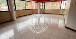 EN ALQUILER APARTAMENTO EN RES ALBRICIAS AV LAS AMERICAS MÉRIDA VE