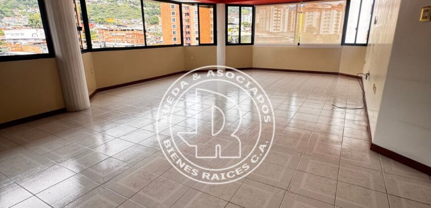 EN ALQUILER APARTAMENTO EN RES ALBRICIAS AV LAS AMERICAS MÉRIDA VE