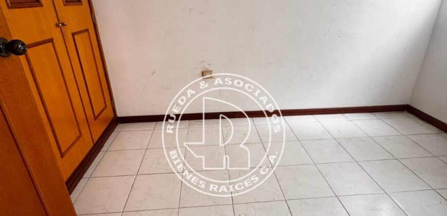 EN ALQUILER APARTAMENTO EN RES ALBRICIAS AV LAS AMERICAS MÉRIDA VE