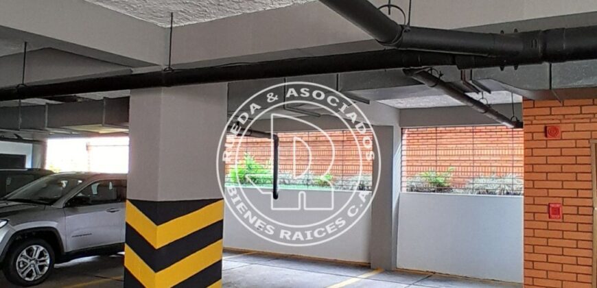 EN ALQUILER APARTAMENTO EN RES ALBRICIAS AV LAS AMERICAS MÉRIDA VE