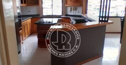 EN ALQUILER APARTAMENTO EN RES ALBRICIAS AV LAS AMERICAS MÉRIDA VE