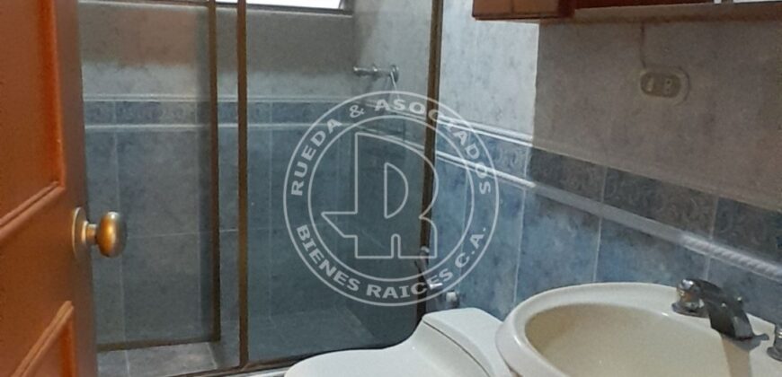 SE ALQUILA APARTAMENTO EN RESIDENCIAS CORDILLERANA AV LAS AMERICAS  MÉRIDA VE