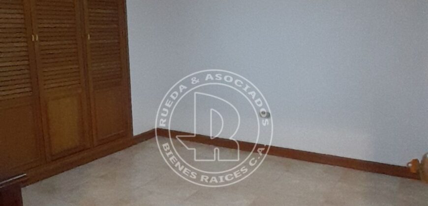 SE ALQUILA APARTAMENTO EN RESIDENCIAS CORDILLERANA AV LAS AMERICAS  MÉRIDA VE