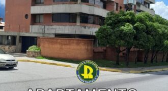 EN ALQUILER APARTAMENTO EN RES ALBRICIAS AV LAS AMERICAS MÉRIDA VE