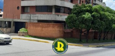 EN ALQUILER APARTAMENTO EN RES ALBRICIAS AV LAS AMERICAS MÉRIDA VE