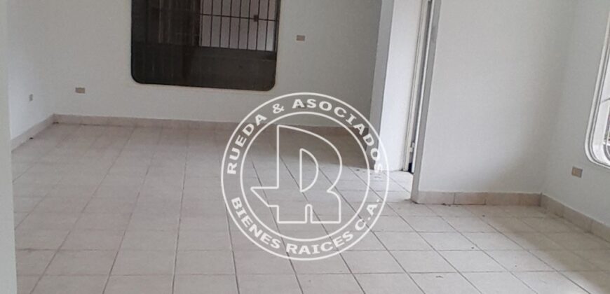 SE ALQUILA LOCAL COMERCIAL EN CC ALTO CHAMA MÉRIDA VE