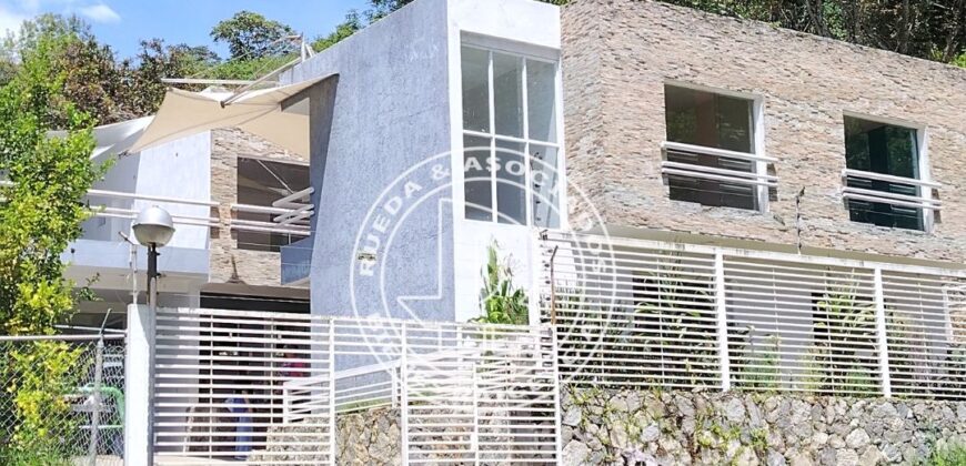SE VENDE CASA MODERNA EN MUCUNUTAN MÉRIDA VE