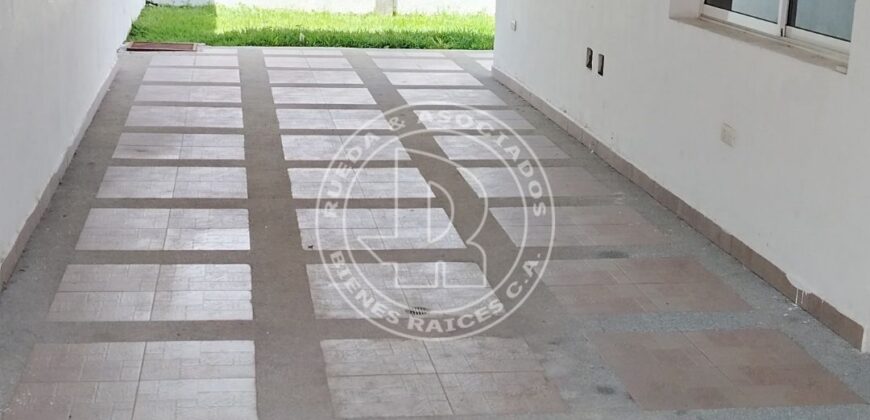 SE VENDE CASA EN RES LAS CASCADAS EN LOS LLANITOS DE TABAY MÉRIDA