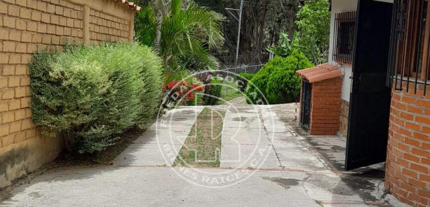 SE VENDE CASA DE UNA PLANTA EN LA MUCUY BAJA MÉRIDA VE