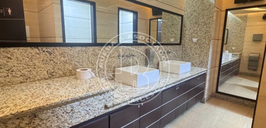 SE VENDE RESTAURANTE BAR DE LUJO + LOCAL COMERCIAL EN CC MILENIUM