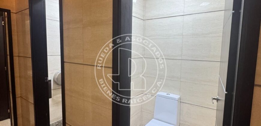 SE VENDE RESTAURANTE BAR DE LUJO + LOCAL COMERCIAL EN CC MILENIUM