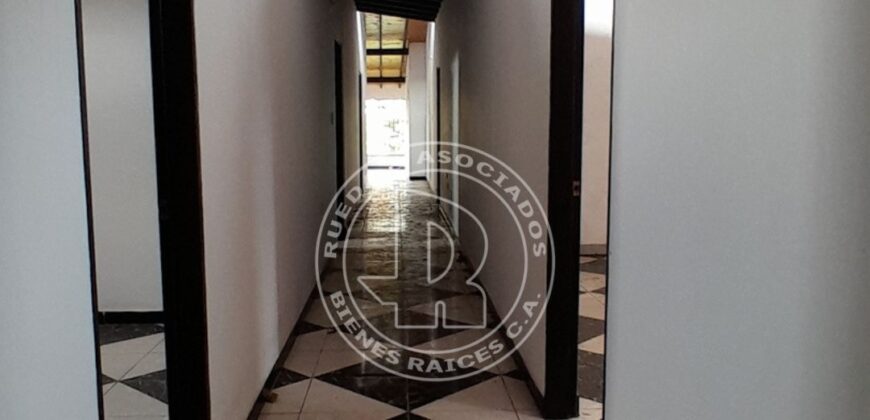 SE VENDE GALPON + PLANTA RESIDENCIAL AV ANDRES BELLO MÉRIDA VE