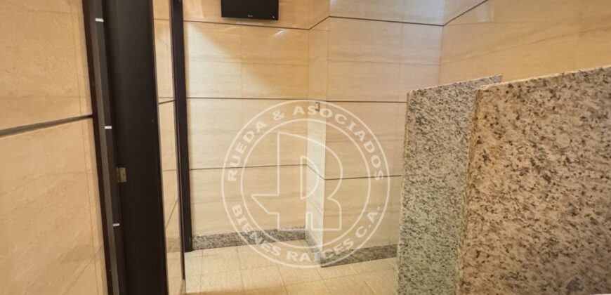 SE VENDE RESTAURANTE BAR DE LUJO + LOCAL COMERCIAL EN CC MILENIUM