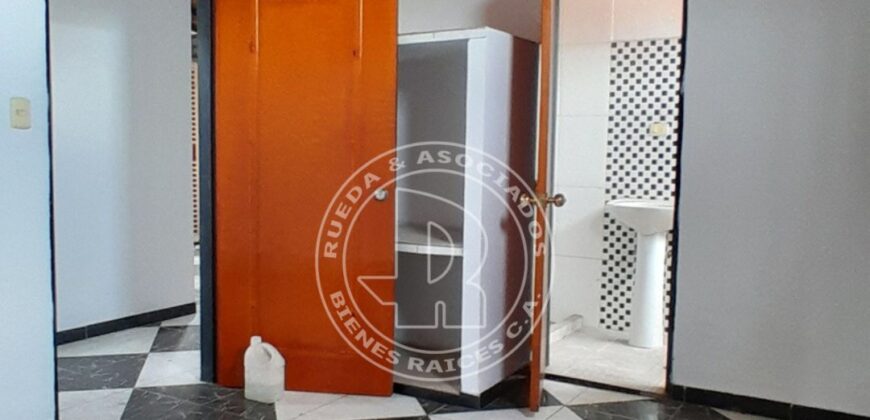 SE VENDE GALPON + PLANTA RESIDENCIAL AV ANDRES BELLO MÉRIDA VE
