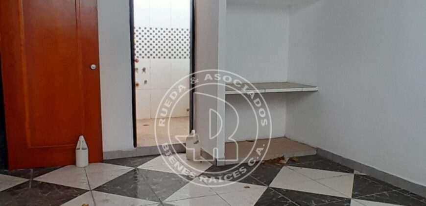 SE VENDE GALPON + PLANTA RESIDENCIAL AV ANDRES BELLO MÉRIDA VE