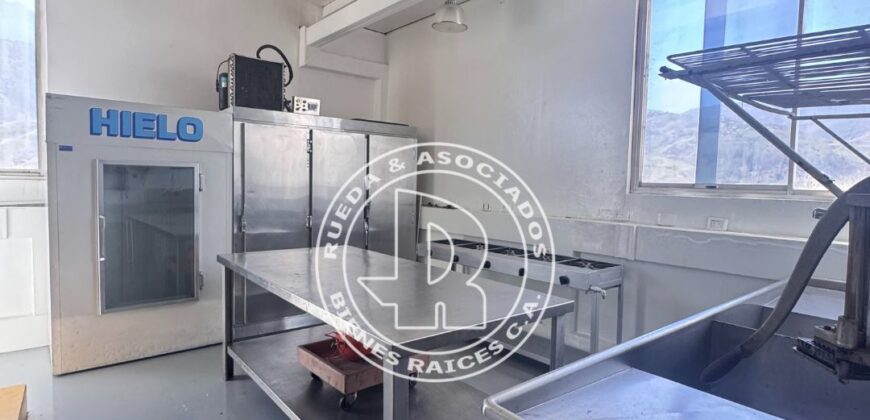SE VENDE RESTAURANTE BAR DE LUJO + LOCAL COMERCIAL EN CC MILENIUM