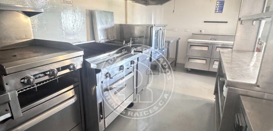 SE VENDE RESTAURANTE BAR DE LUJO + LOCAL COMERCIAL EN CC MILENIUM