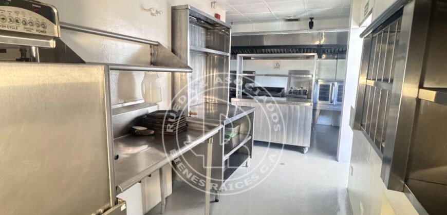 SE VENDE RESTAURANTE BAR DE LUJO + LOCAL COMERCIAL EN CC MILENIUM