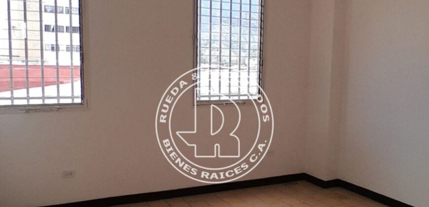 SE VENDE OFICINAS EN CC ALTO CHAMA AV ANDRES BELLO MÉRIDA VE