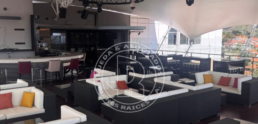 SE VENDE RESTAURANTE BAR DE LUJO + LOCAL COMERCIAL EN CC MILENIUM
