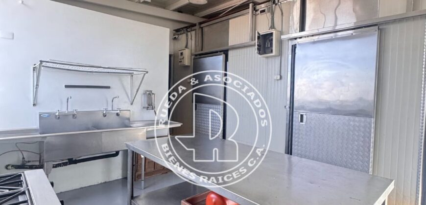 SE VENDE RESTAURANTE BAR DE LUJO + LOCAL COMERCIAL EN CC MILENIUM