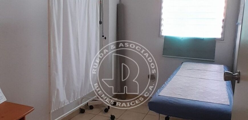 SE VENDE OFICINAS EN CC ALTO CHAMA AV ANDRES BELLO MÉRIDA VE